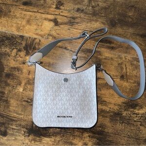 Michael Kors Crossbody Bag